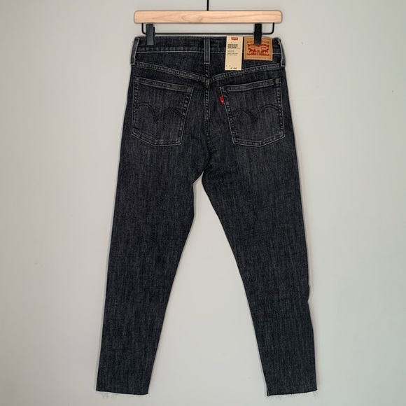 NWT Levi's wedgie skinny jean ravens wing fray hem - Picture 3 of 16